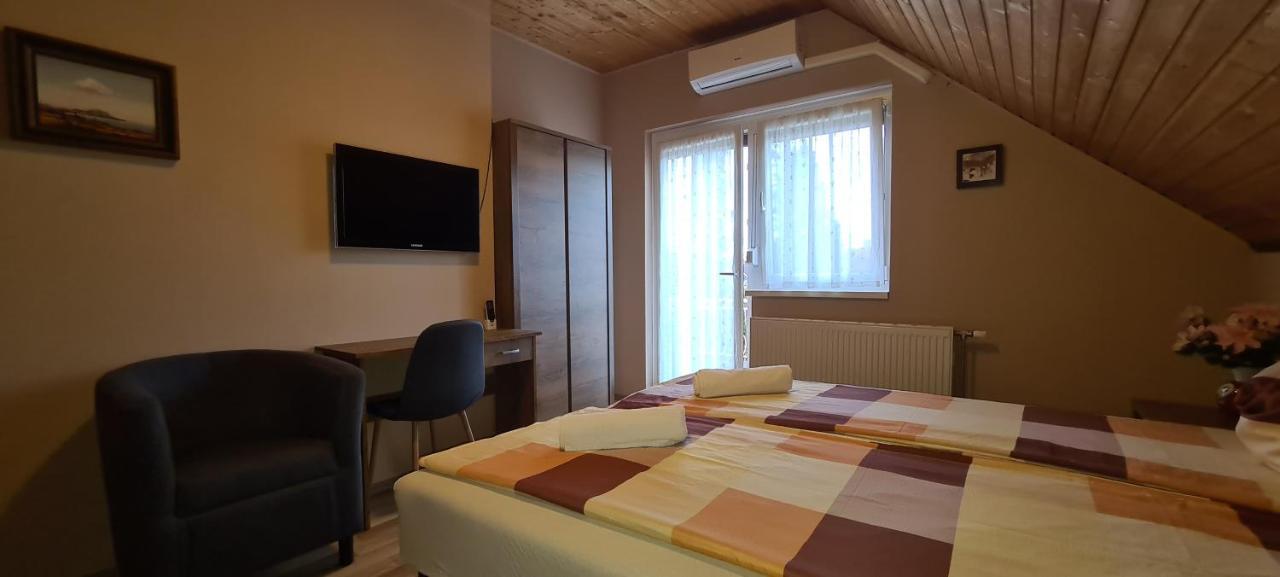 Hajas Familia Kiado Szobak Balatonmáriafürdő Exteriör bild