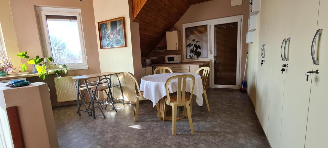 Hajas Familia Kiado Szobak Balatonmáriafürdő Exteriör bild