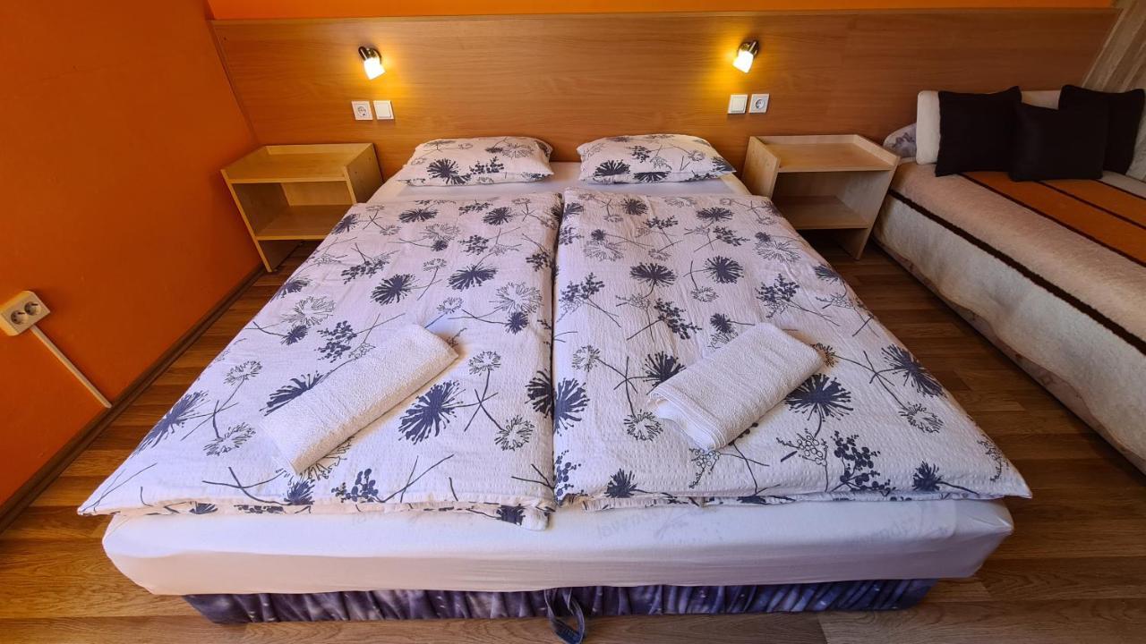 Hajas Familia Kiado Szobak Balatonmáriafürdő Exteriör bild