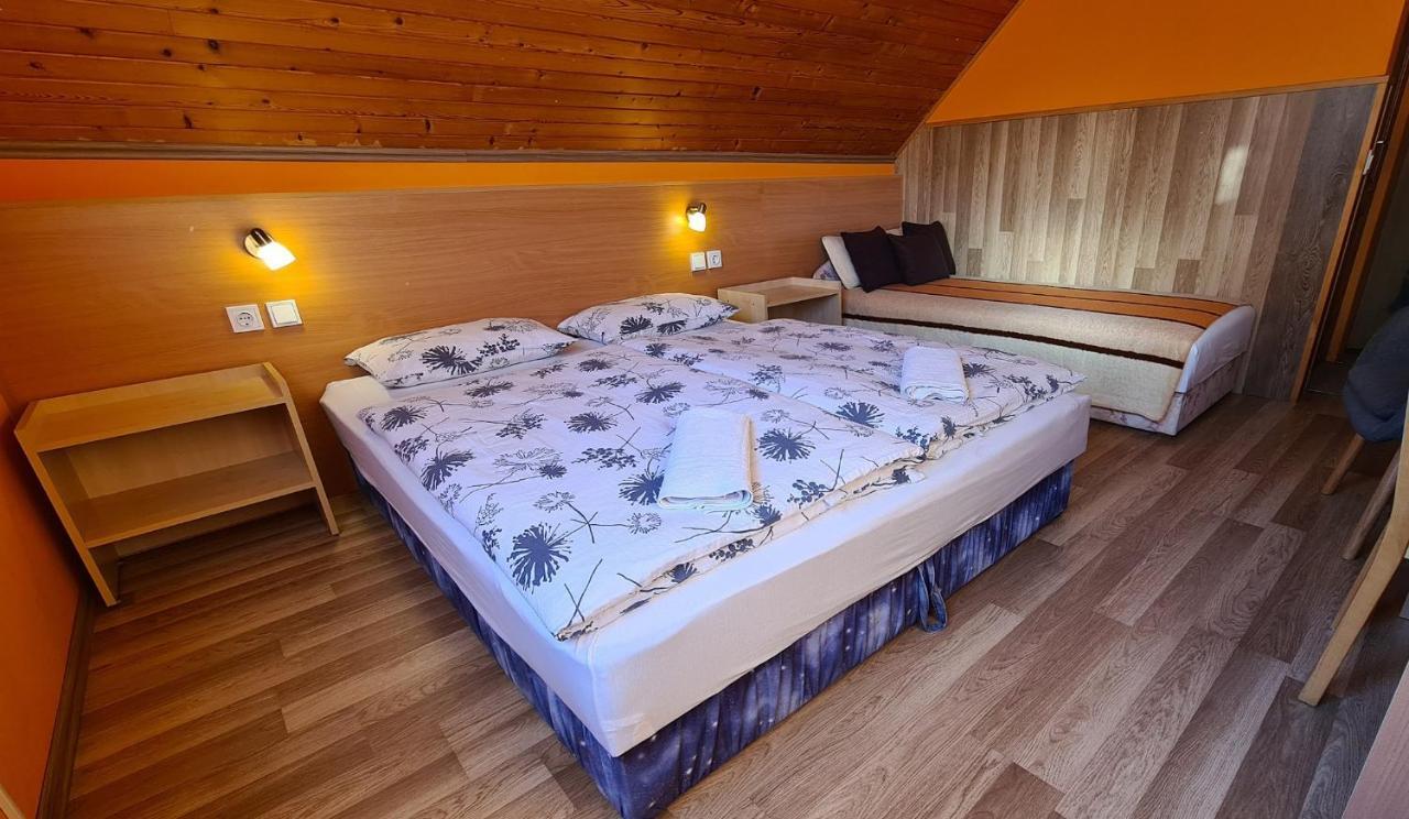 Hajas Familia Kiado Szobak Balatonmáriafürdő Exteriör bild