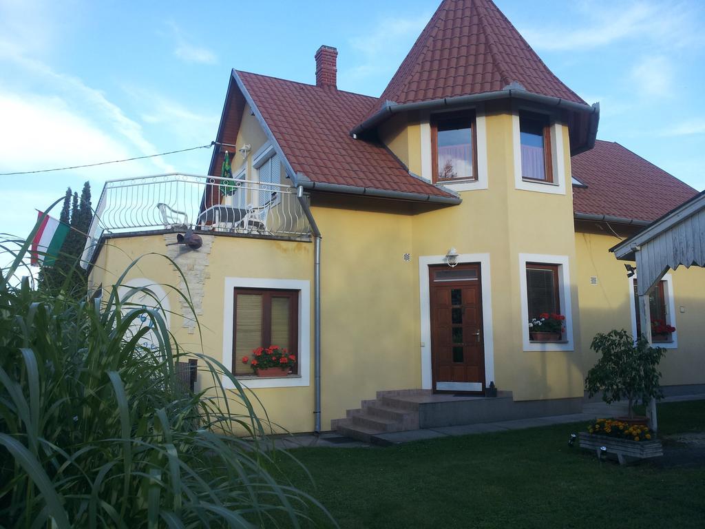 Hajas Familia Kiado Szobak Balatonmáriafürdő Exteriör bild