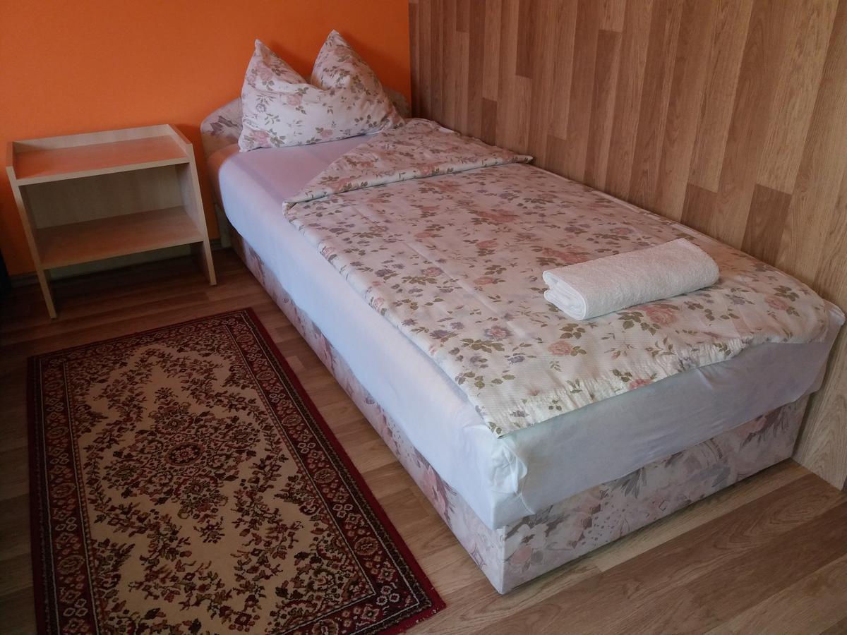 Hajas Familia Kiado Szobak Balatonmáriafürdő Exteriör bild